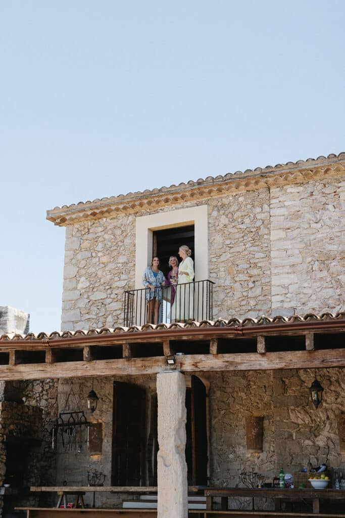 organic wedding in the barcelona countryside