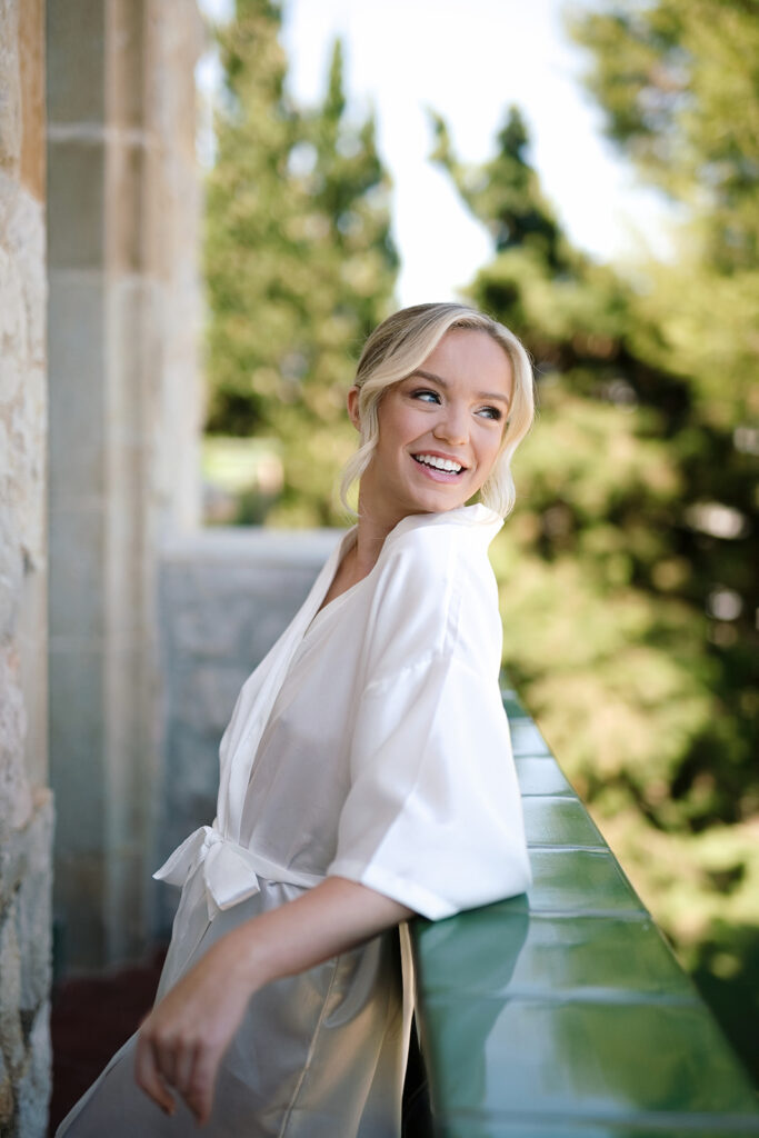 seaview wedding with the most stylist sweet heart table